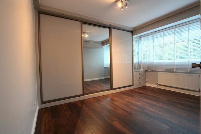 5 Bedroom Terraced House To Rent In Holne Chase, Morden, SM4