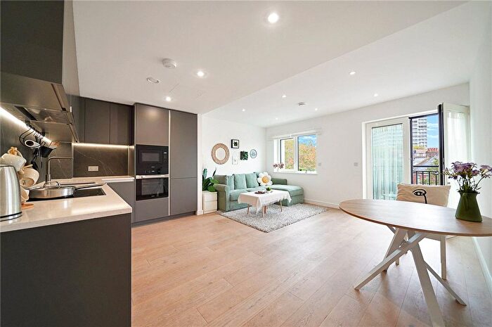 2 Bedroom Flat For Sale In Tierney Lane, London, W6