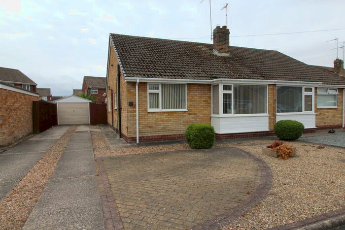 2 Bedroom Semi-Detached Bungalow To Rent In Molescroft Park, HU17