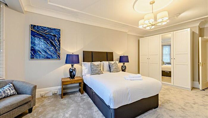 4 Bedroom Flat To Rent In Strathmore Court, Park Road, London, NW8