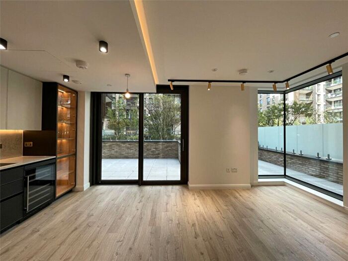 2 Bedroom Apartment To Rent In Vermont House, City Road, Islington, EC1V