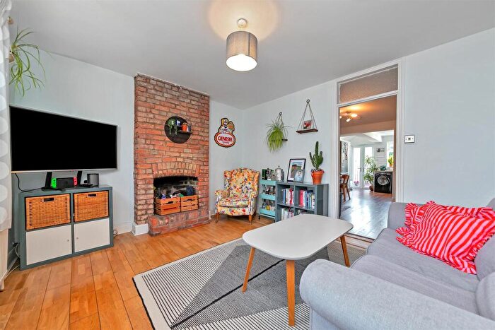3 Bedroom End Of Terrace House For Sale In Cavendish Road, St. Albans, AL1