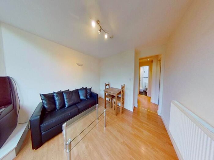2 Bedroom Flat To Rent In North Road, Cathays, Cardiff, CF10
