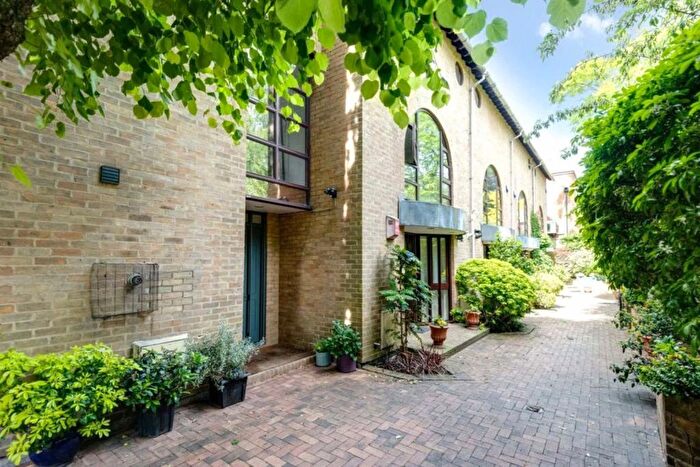 5 Bedroom Property For Sale In Tower Close, Hampstead, NW3