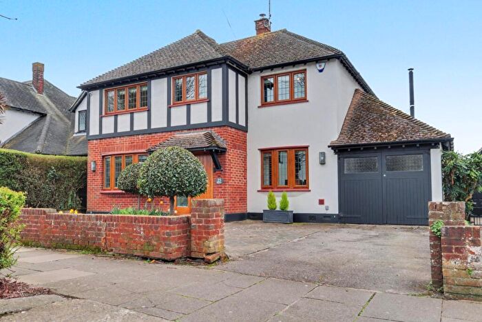 5 Bedroom Detached House For Sale In Daines Way, Thorpe Bay, SS1