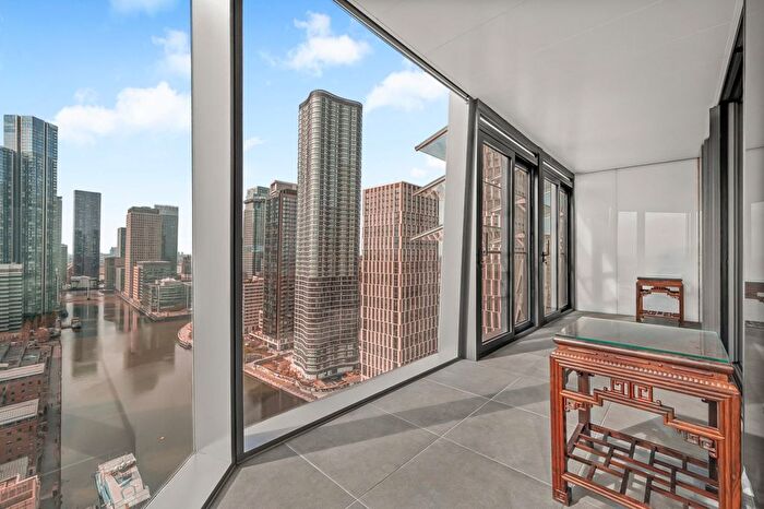 3 Bedroom Flat For Sale In Dollar Bay Point, Dollar Bay Place, E14