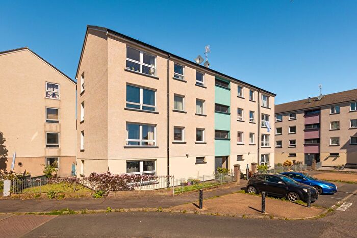 3 Bedroom Flat For Sale In / Westburn Grove, Edinburgh, EH14