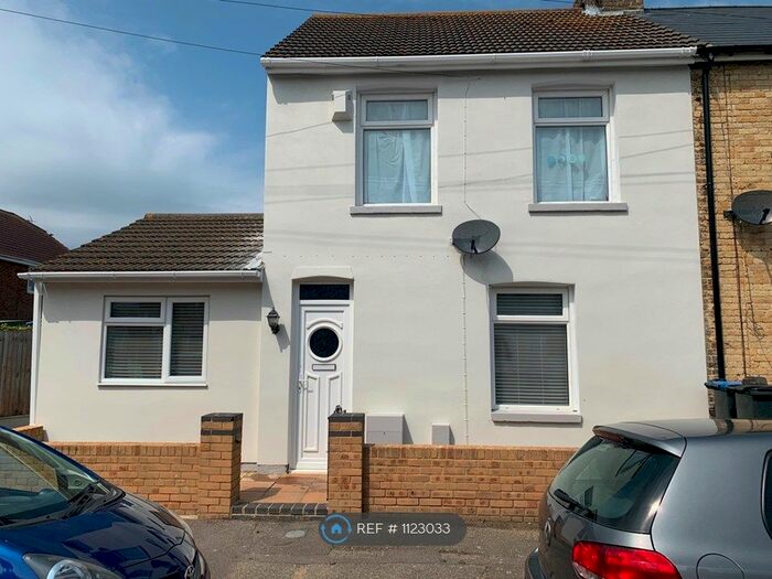 3 Bedroom End Of Terrace House To Rent In Afghan Road, Broadstairs, CT10