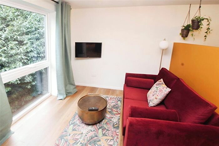 1 Bedroom Flat To Rent In Palatine Road, Manchester, Greater Manchester, M20