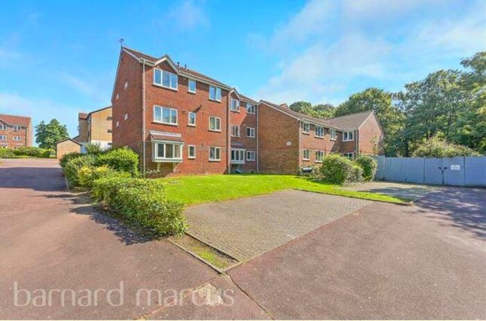 2 Bedroom Flat To Rent In Percy Gardens, Worcester Park, KT4