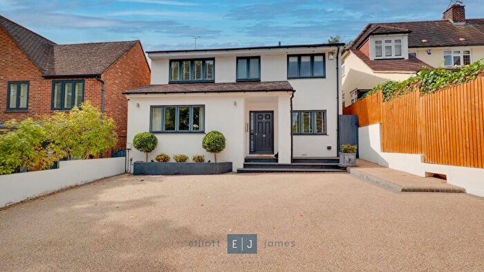 4 Bedroom Detached House For Sale In Russell Road, Buckhurst Hill, IG9