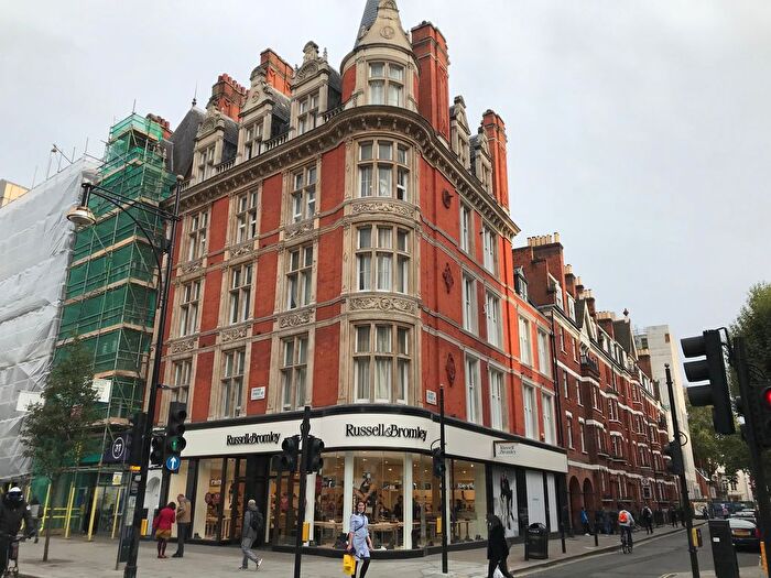 2 Bedroom Flat To Rent In Gilbert Street, London, W1K