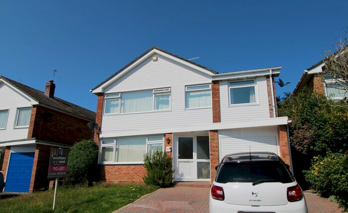 5 Bedroom Detached House To Rent In Wollaton Road, Ferndown, BH22