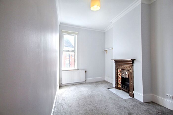 2 Bedroom Flat To Rent In High Street (Ref ), Harlesden, NW10