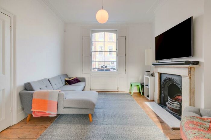 3 Bedroom Terraced House To Rent In Arlington Avenue London, N1