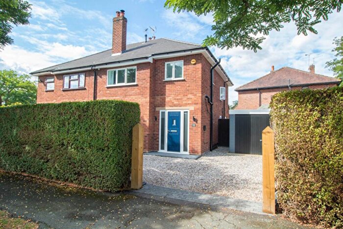 3 Bedroom Semi Detached House For Sale In The Nook, Newton, Chester, CH2
