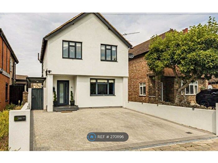 3 Bedroom Detached House To Rent In Fordbridge Road, Ashford, TW15