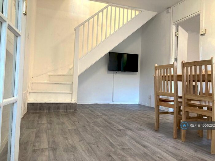 4 Bedroom Terraced House To Rent In Rowditch Lane, Battersea, SW11