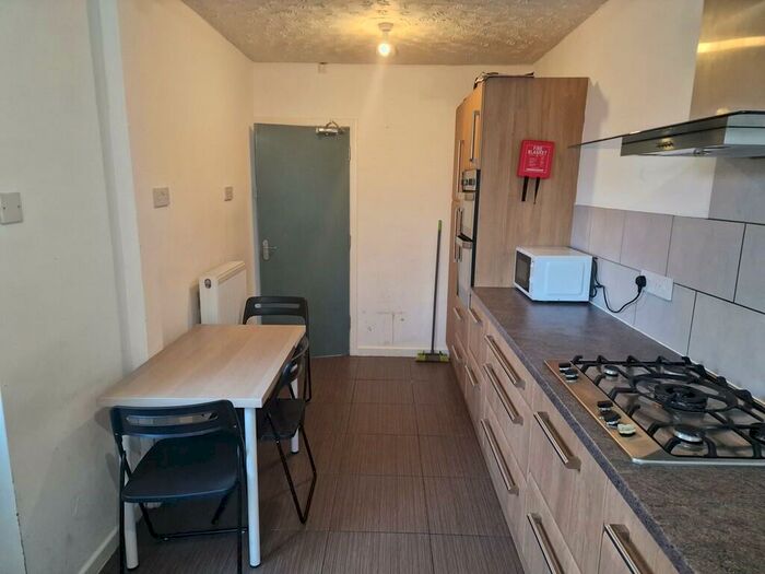 4 Bedroom Semi-Detached House To Rent In Dugdale Road, Coventry, CV6