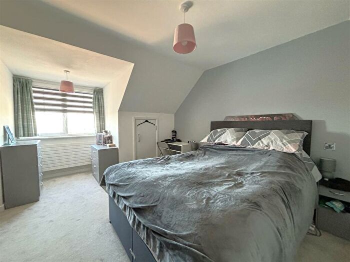 3 Bedroom End Of Terrace House For Sale In Friars Close, Peacehaven, BN10