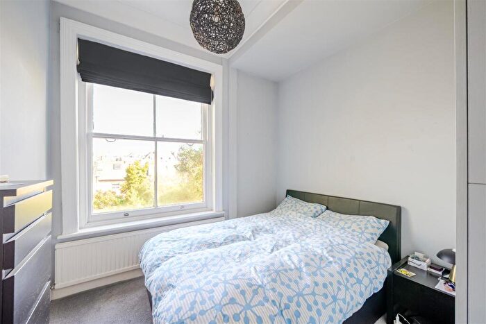 2 Bedroom Flat For Sale In Compayne Gardens, South Hampstead, NW6