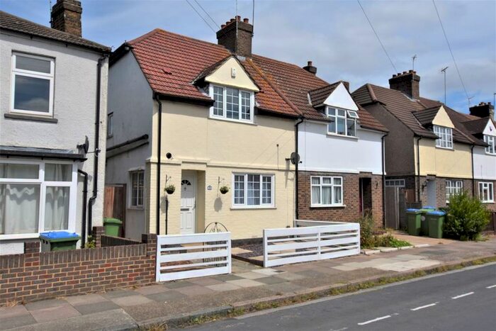 3 Bedroom Semi-Detached House To Rent In Lannoy Road, New Eltham, SE9