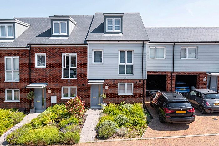 3 Bedroom Terraced House For Sale In Bedroom Bathroom Terraced House, Coppice Close, Tunbridge Wells, TN2