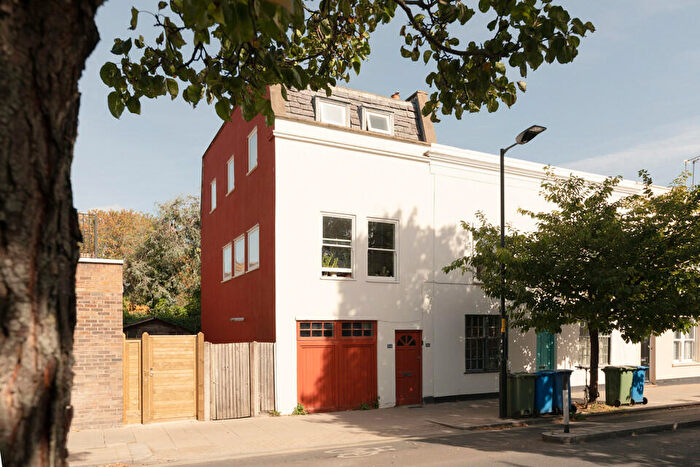 4 Bedroom Semi-Detached House For Sale In Holly Grove, Peckham Rye, London, SE15