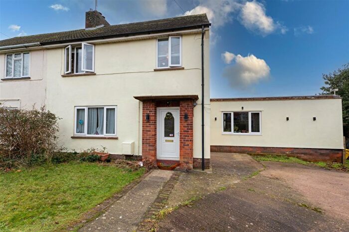 3 Bedroom Semi-Detached House For Sale In Bondfield Way, Chard, TA20
