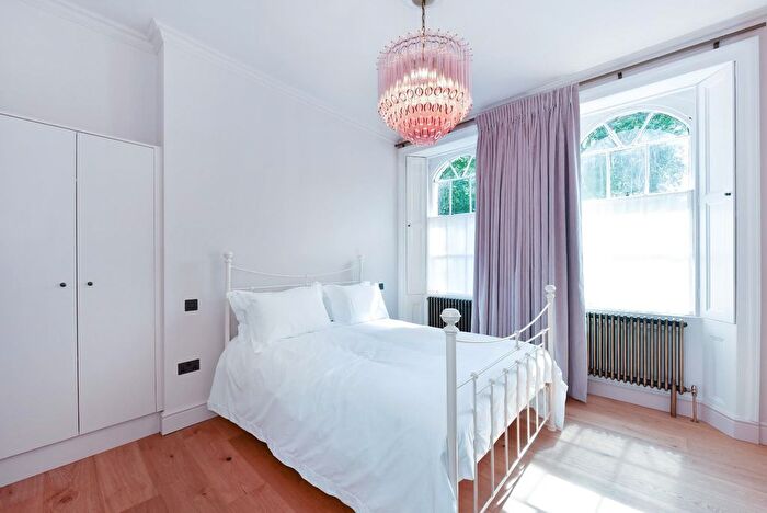 2 Bedroom Flat To Rent In Trinity Street, Borough, London, SE1