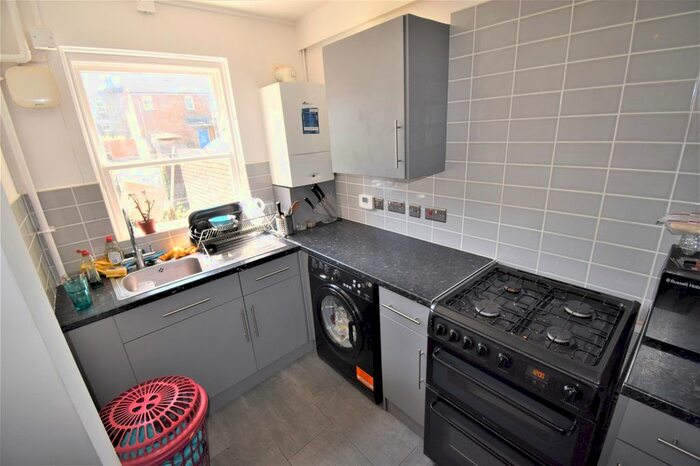 1 Bedroom Flat To Rent In Richmond Road, London, E8