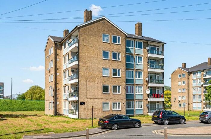 2 Bedroom Flat For Sale In Bromholm Road, Abbey Wood, SE2