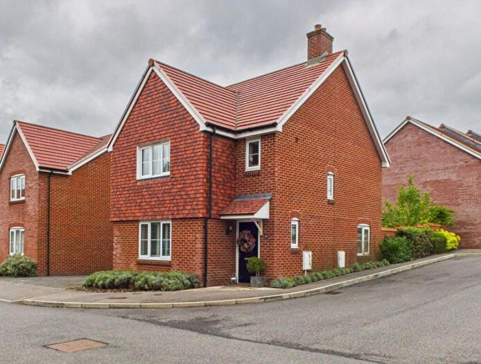 3 Bedroom Detached House For Sale In Rhodes Way, Billingshurst, West Sussex., RH14