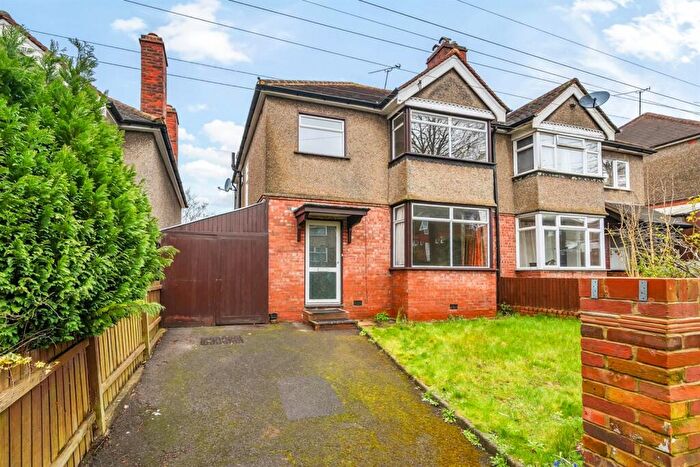 3 Bedroom Semi Detached House To Rent In Bourne Avenue, Reading, RG2
