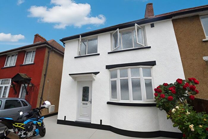 3 Bedroom Semi-Detached House To Rent In Vernon Road, Feltham, TW13