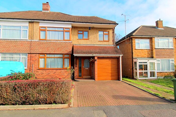 4 Bedroom Semi Detached House For Sale In Langford Drive, Stopsley, Luton, Bedfordshire, LU2