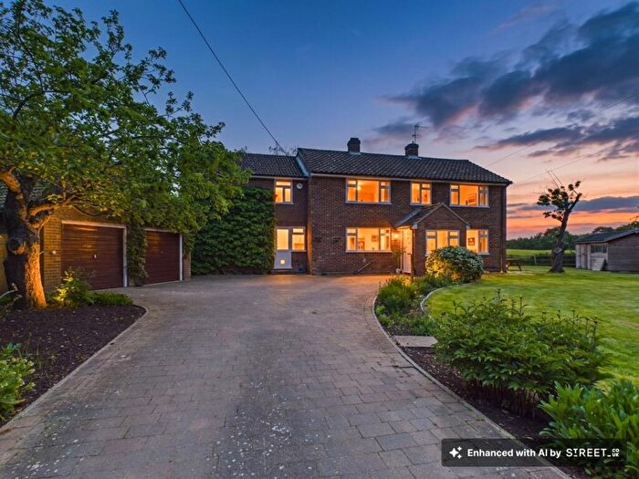 5 Bedroom Detached House For Sale In Spanish Green, Stratfield Turgis, RG27