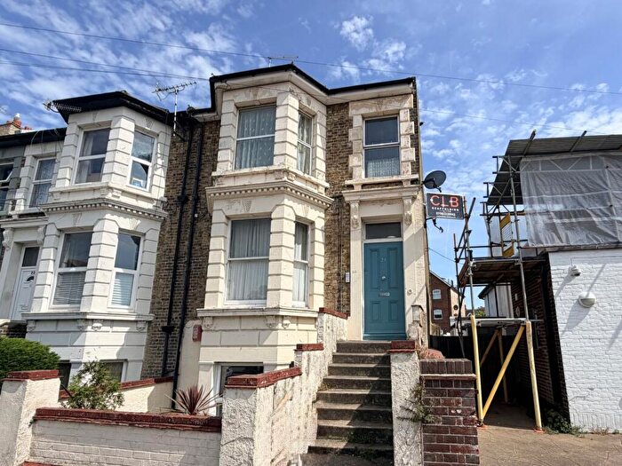 1 Bedroom Flat For Sale In Clarendon Road, Margate, CT9