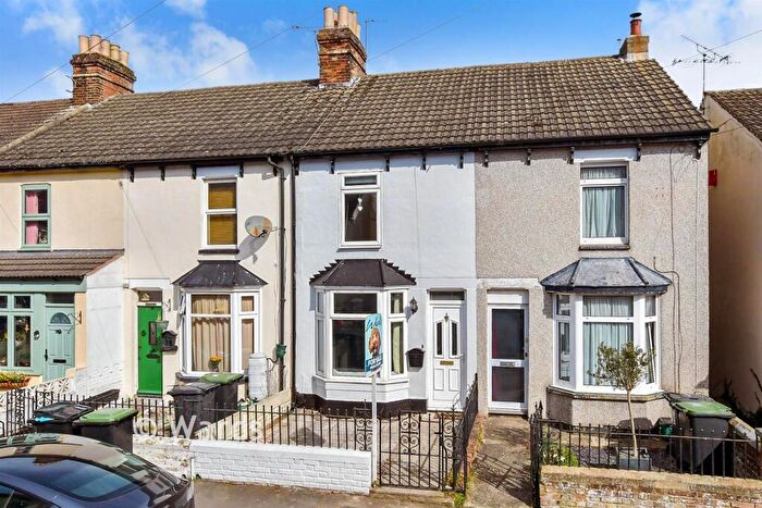 2 Bedroom Terraced House For Sale In Bramley Road, Snodland, Kent, ME6
