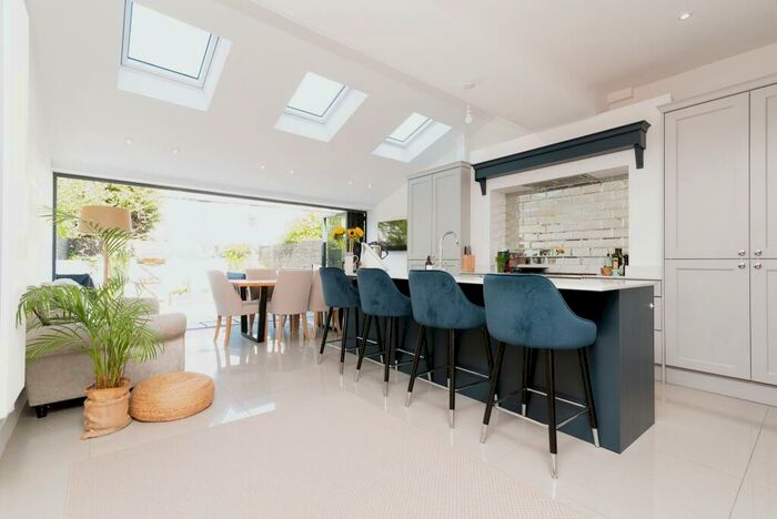 4 Bedroom Terraced House To Rent In Waterloo Gardens, Penylan, Cardiff, CF23