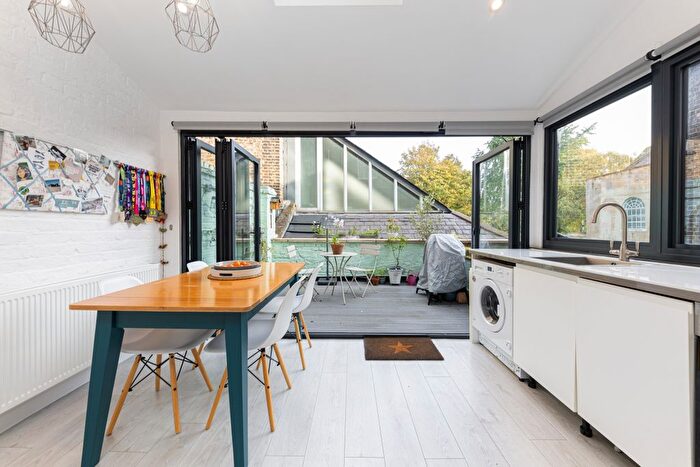 2 Bedroom Flat To Rent In Bermondsey Street, London, SE1