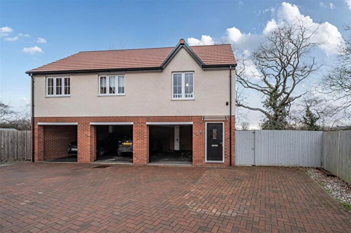 2 Bedroom Coach House For Sale In Mayfly Mews, Biddenham, MK40