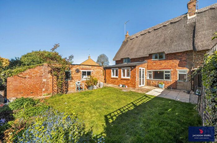 3 Bedroom End Of Terrace House For Sale In The Green, Flore, Northampton, Northamptonshire, NN7