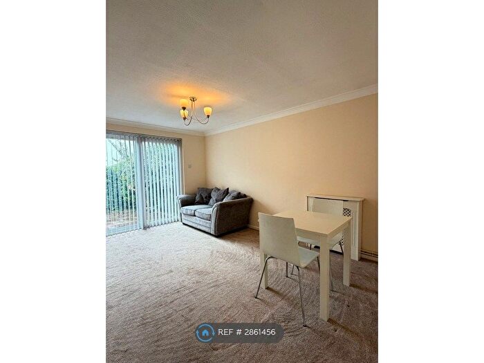 1 Bedroom Maisonette To Rent In Harlech Avenue, Caversham, Reading, RG4
