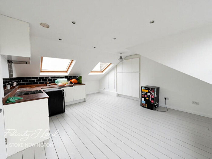 3 Bedroom Flat To Rent In Evering Road, London, E5