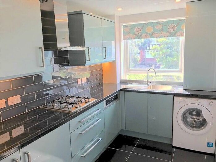 1 Bedroom Flat To Rent In Church Hill, Winchmore Hill, N21