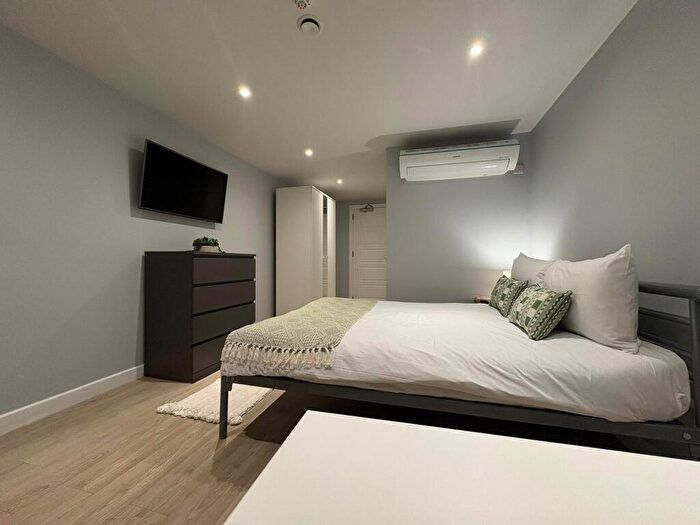 Studio To Rent In London Road, Thornton Heath, CR7