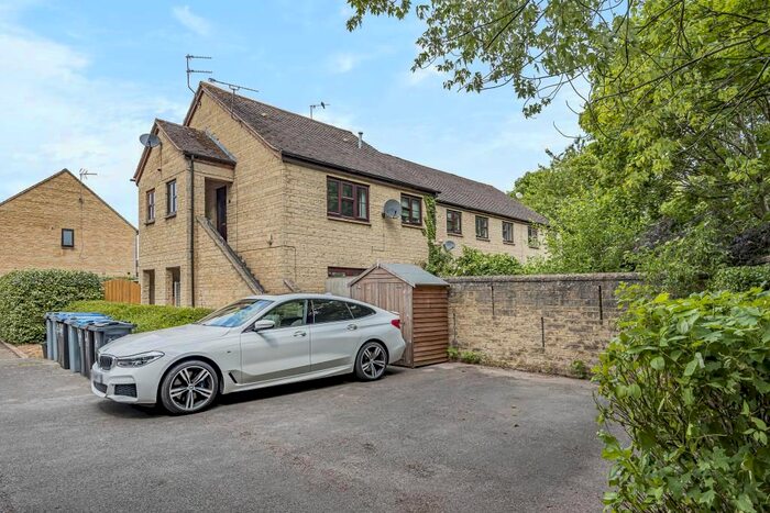 Maisonette To Rent In Manor Road, Witney OX28