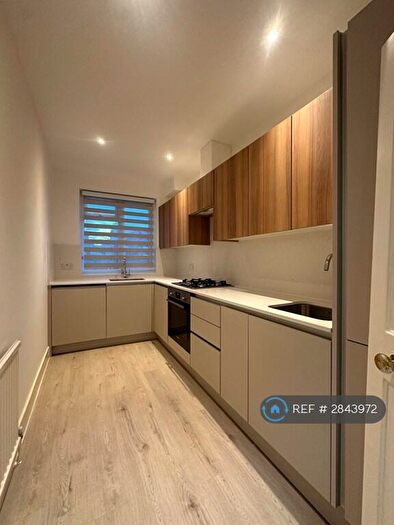 2 Bedroom Flat To Rent In Sunny Gardens Road, London, NW4