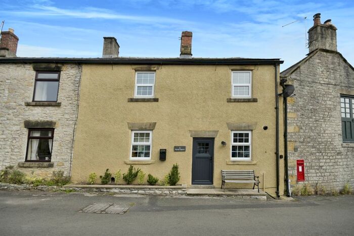 2 Bedroom Terraced House For Sale In Market Square, Tideswell, Buxton, SK17